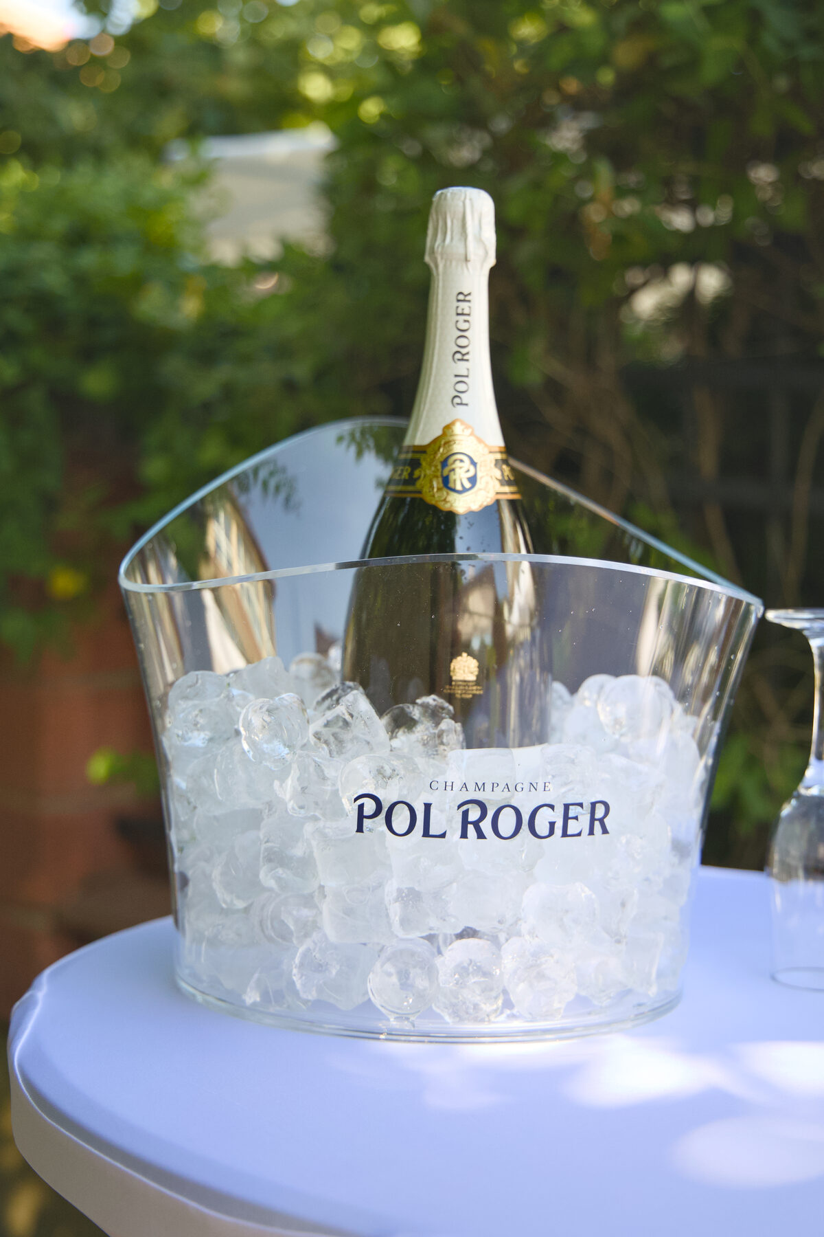 Професионален обслужващ персонал на яхтено събитие